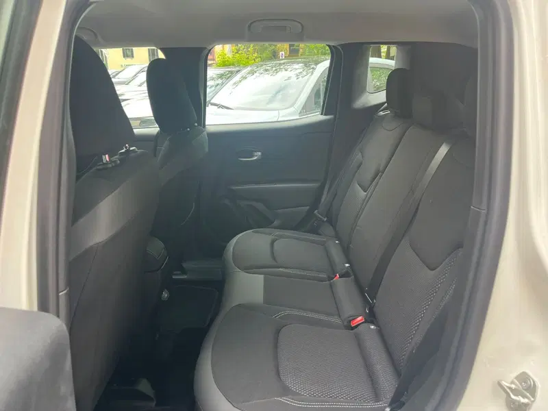 Jeep Renegade nuova a Milano (12)