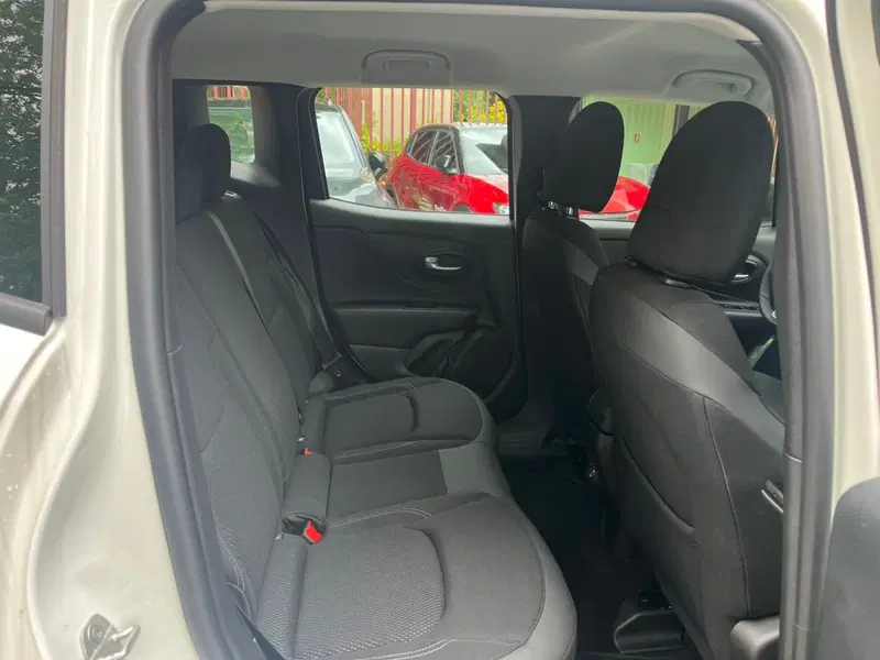 Jeep Renegade nuova a Milano (13)