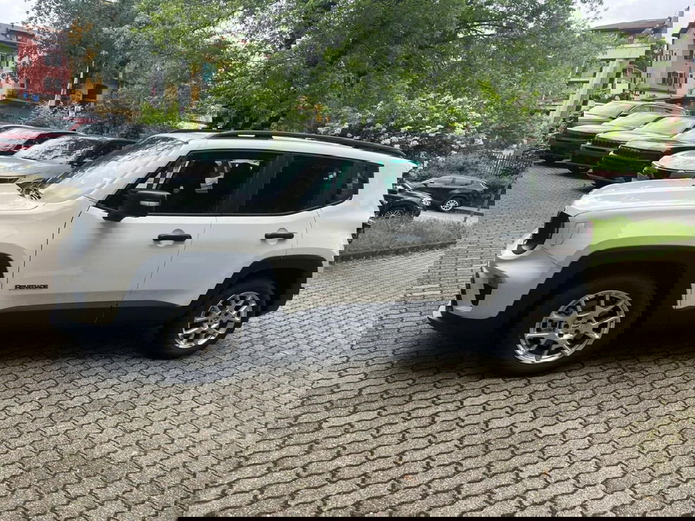 Jeep Renegade nuova a Milano (3)