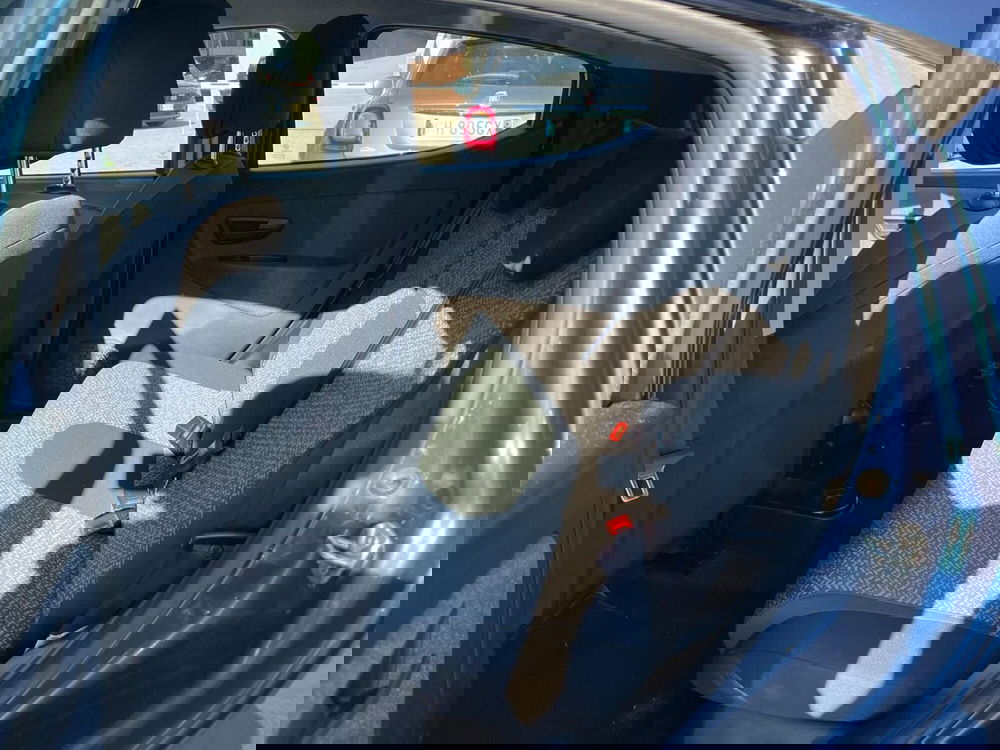 Lancia Ypsilon usata a Milano (13)