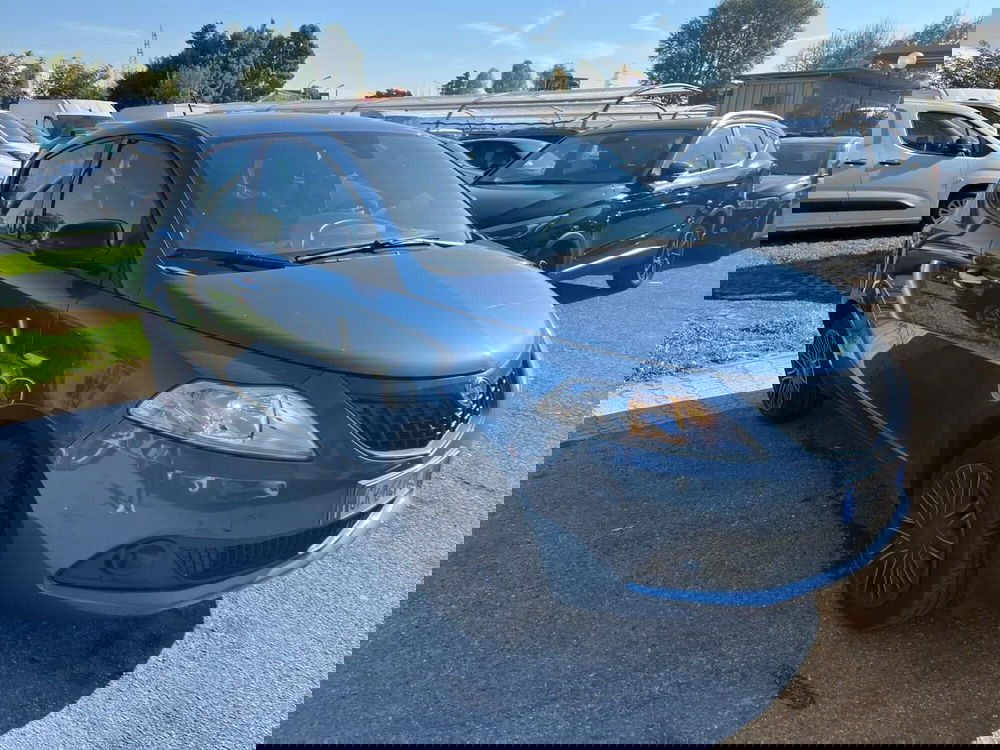 Lancia Ypsilon usata a Milano (3)