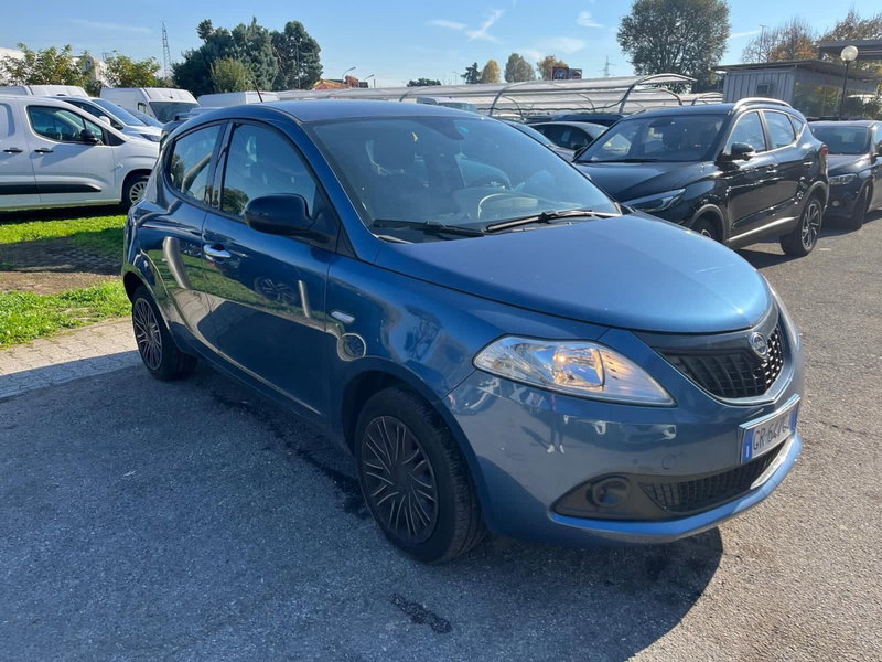 Lancia Ypsilon usata a Milano (3)