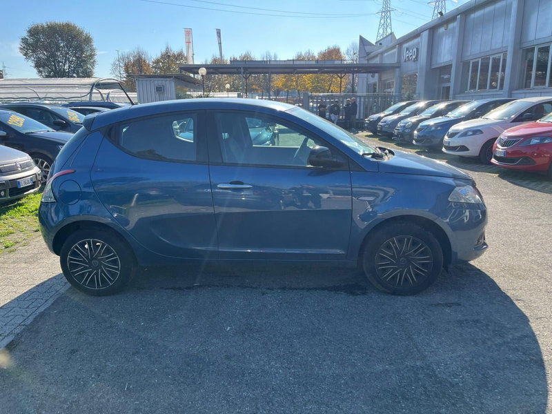 Lancia Ypsilon usata a Milano (4)