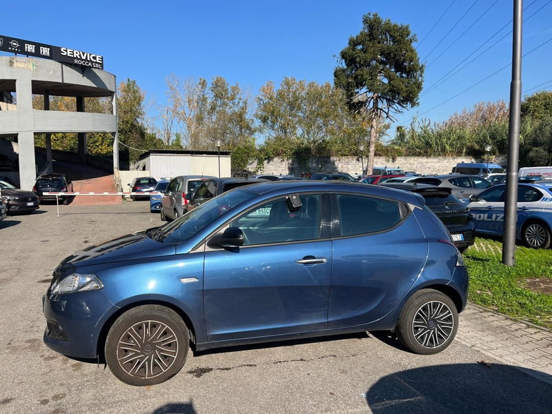 Lancia Ypsilon usata a Milano (5)