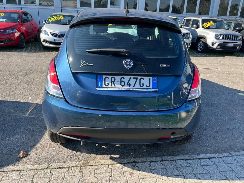 Lancia Ypsilon usata a Milano (8)
