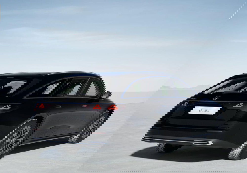 Mercedes-Benz Classe E Station Wagon nuova a Bergamo (3)