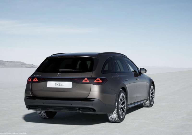 Mercedes-Benz Classe E Station Wagon nuova a Bergamo (2)