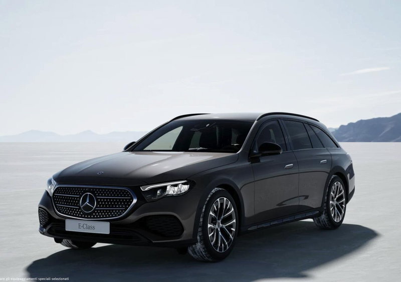 Mercedes-Benz Classe E Station Wagon nuova a Bergamo (3)
