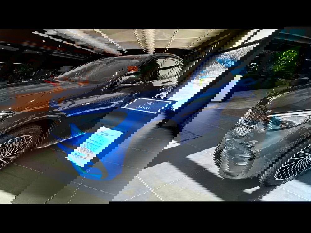 Mercedes-Benz GLC SUV nuova a Pisa (2)