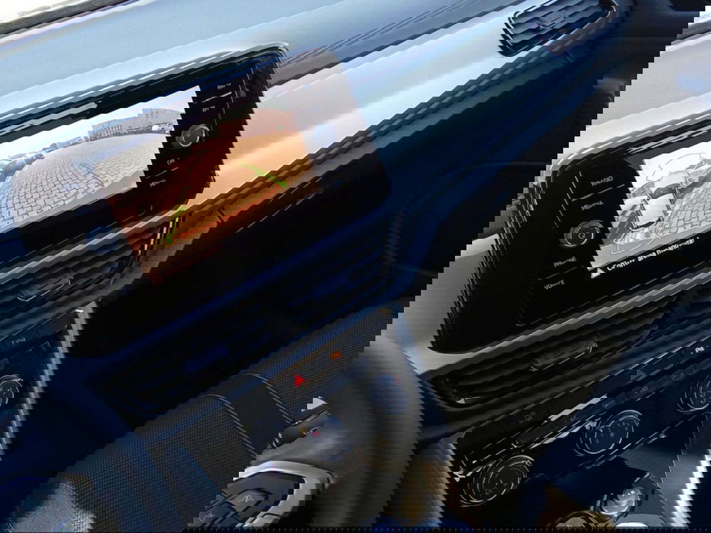 Volkswagen T-Roc usata a Livorno (14)