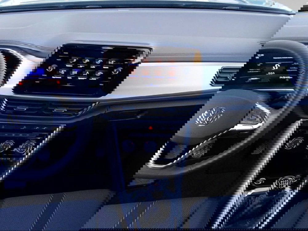 Volkswagen T-Roc usata a Livorno (9)