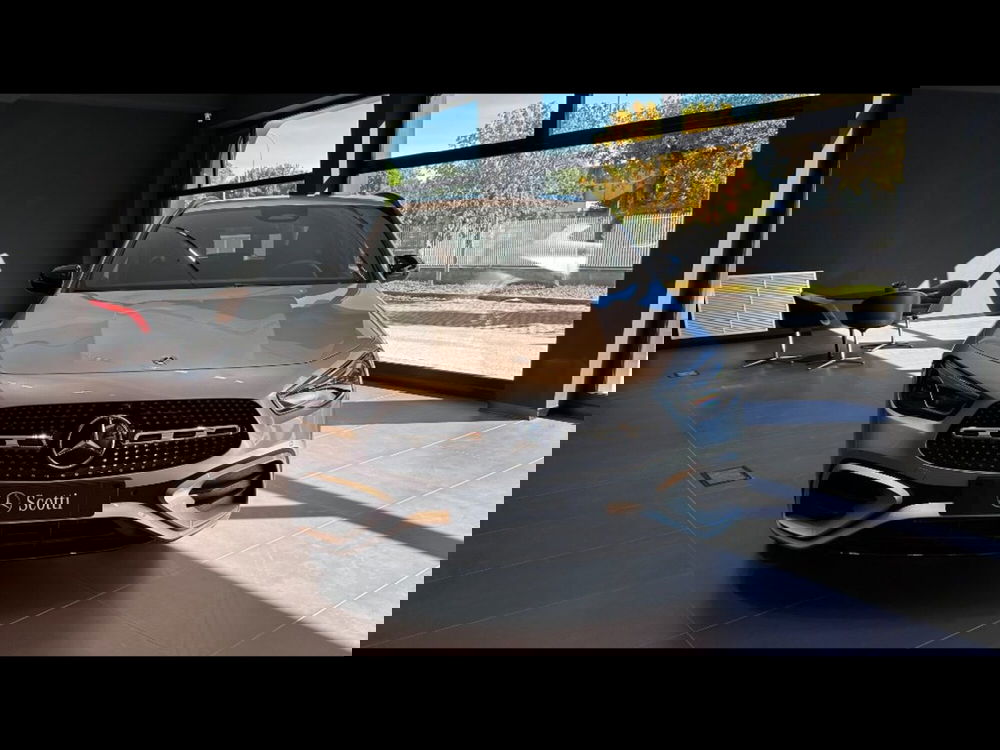 Mercedes-Benz GLA SUV nuova a Firenze (3)