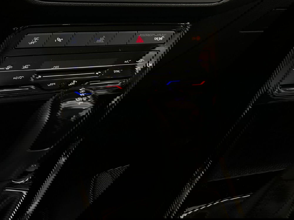 Volkswagen T-Cross usata a Padova (12)