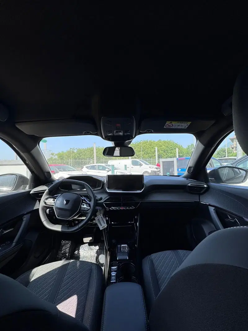 Peugeot 2008 nuova a Frosinone (4)