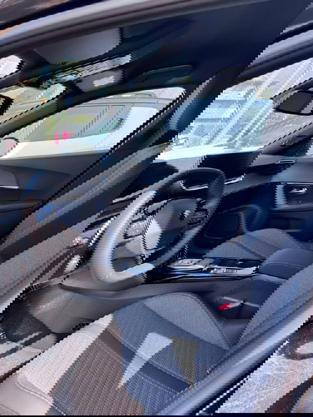 Peugeot 2008 nuova a Frosinone (5)