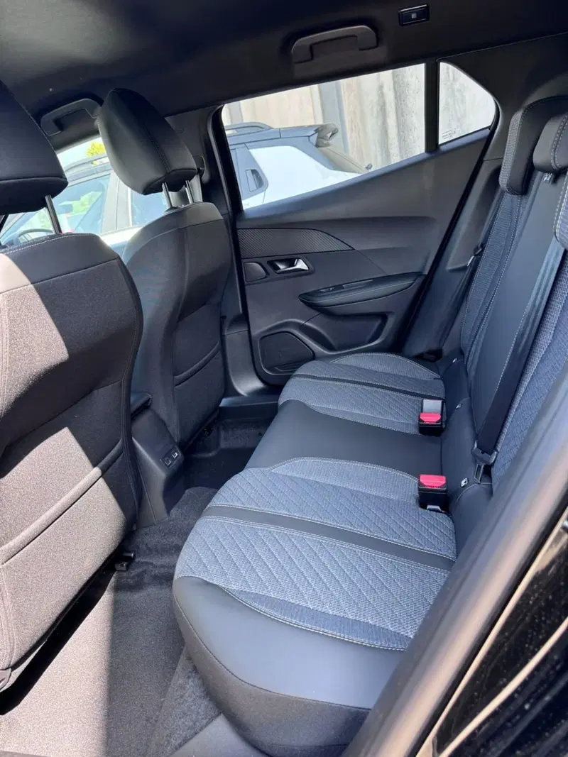 Peugeot 2008 nuova a Frosinone (6)