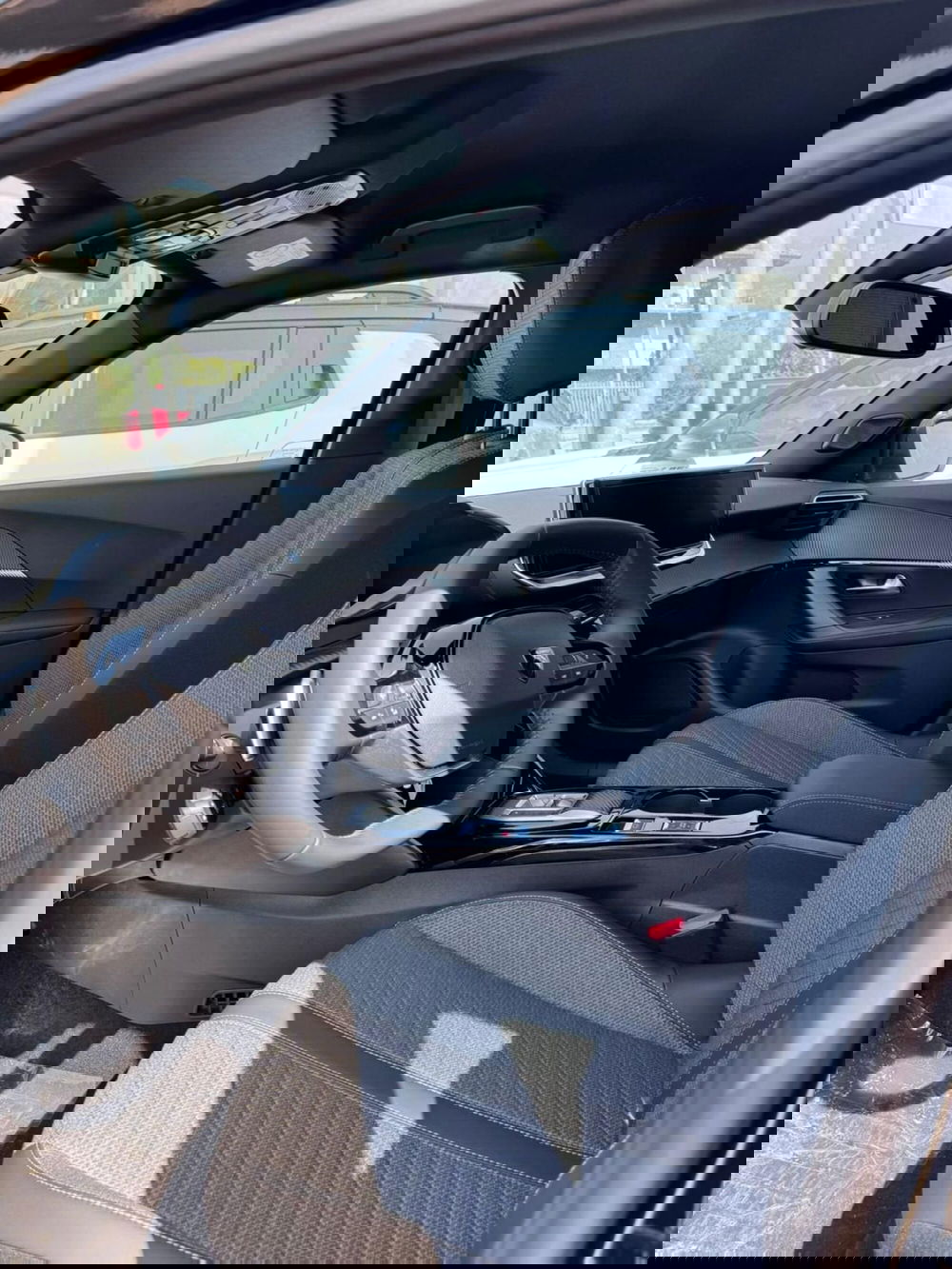 Peugeot 2008 nuova a Frosinone (7)