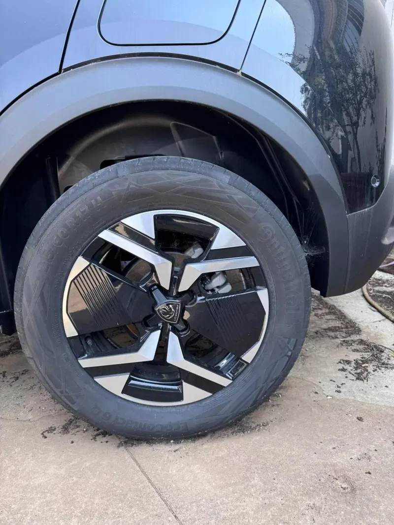 Peugeot 2008 nuova a Frosinone (8)
