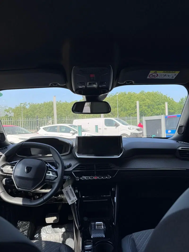 Peugeot 2008 nuova a Frosinone (9)