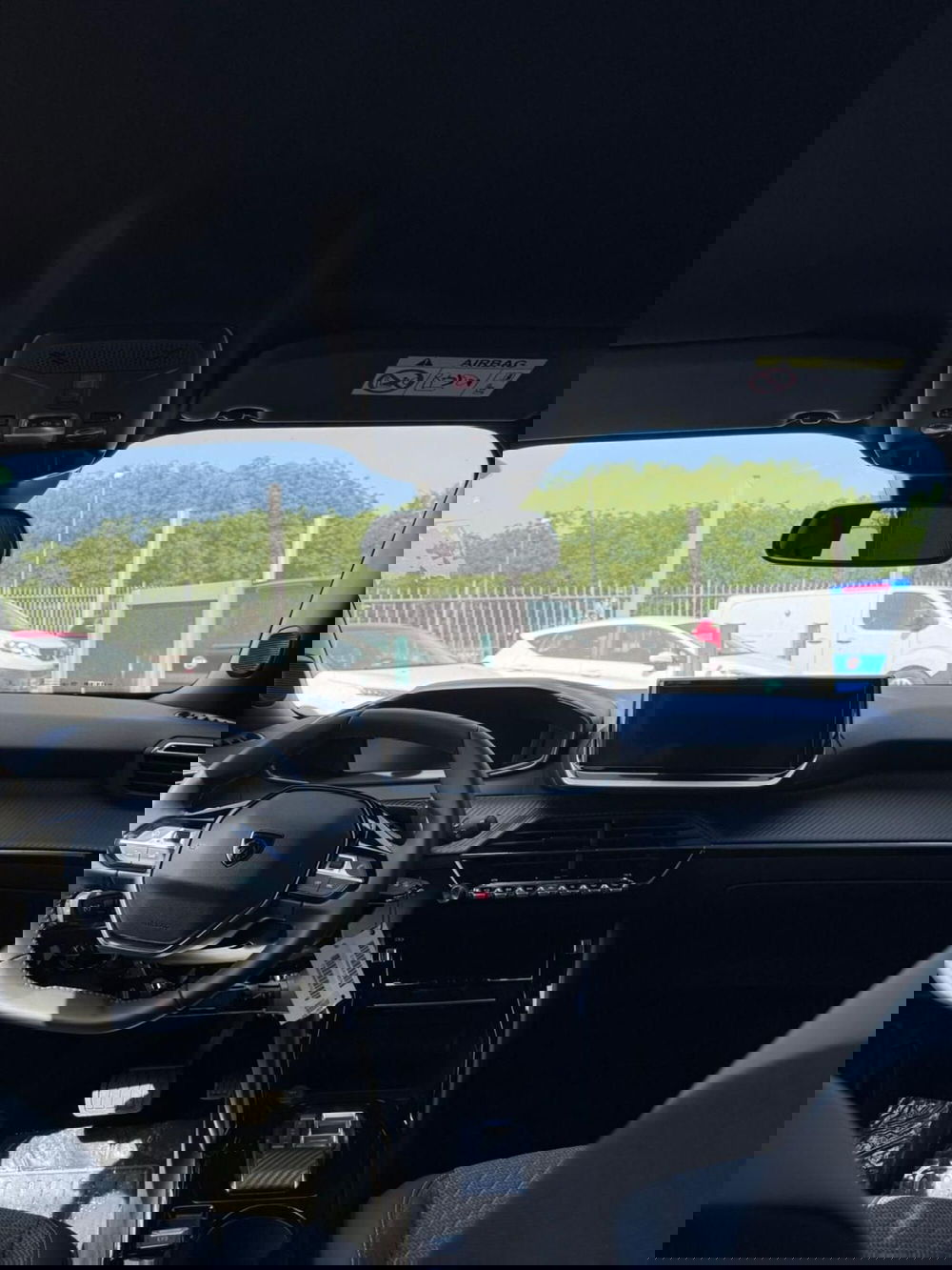 Peugeot 2008 nuova a Frosinone (9)