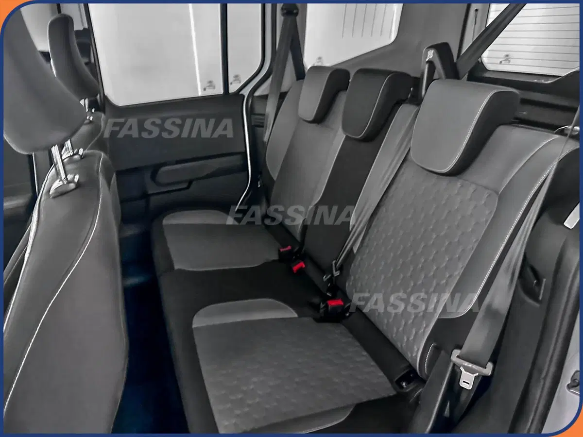 Ford Tourneo Courier usata a Milano (10)