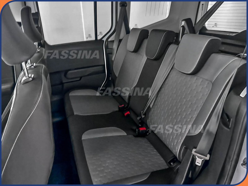 Ford Tourneo Courier usata a Milano (10)