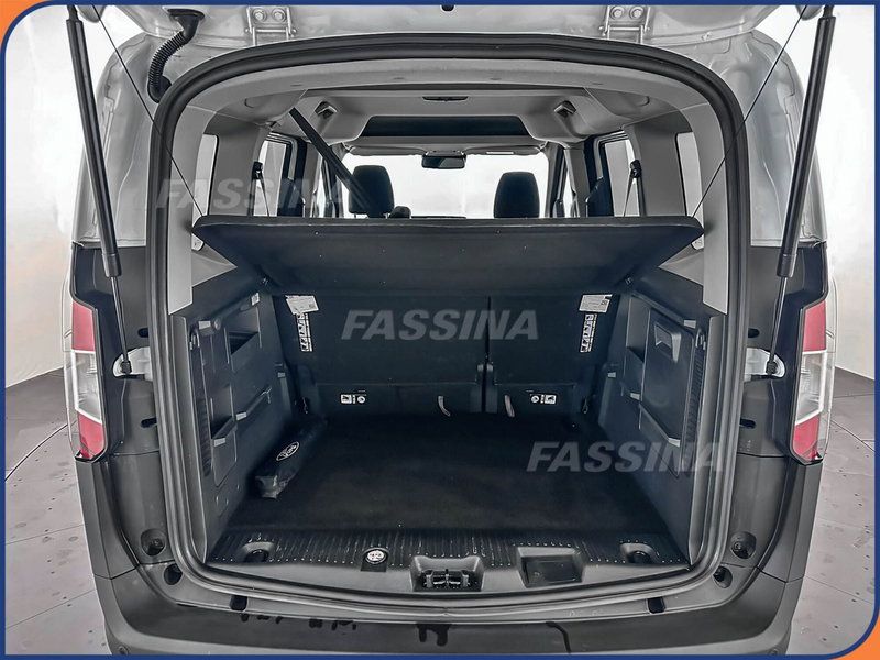 Ford Tourneo Courier usata a Milano (11)