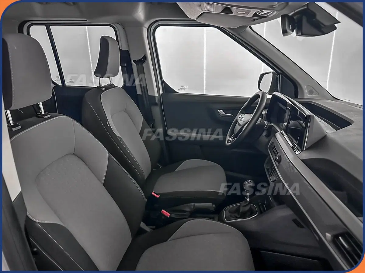 Ford Tourneo Courier usata a Milano (13)