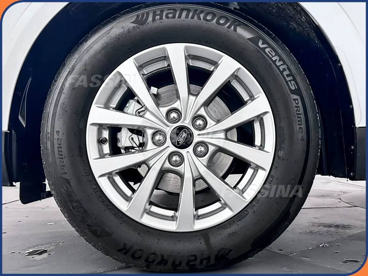 Ford Tourneo Courier usata a Milano (7)
