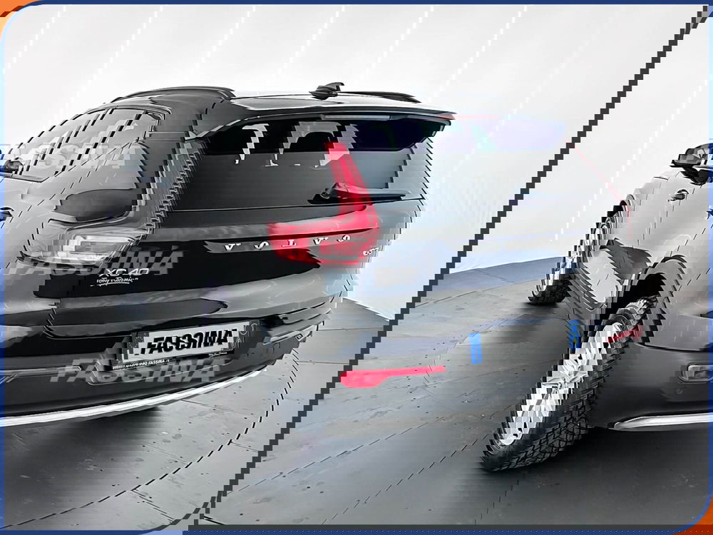 Volvo XC40 usata a Milano (4)