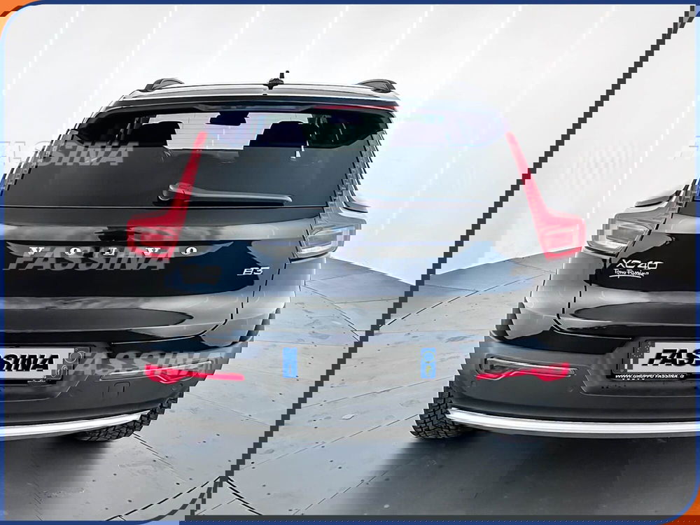 Volvo XC40 usata a Milano (5)