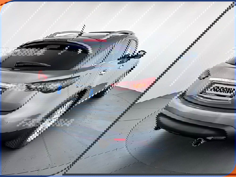 Infiniti QX70 usata a Milano (6)