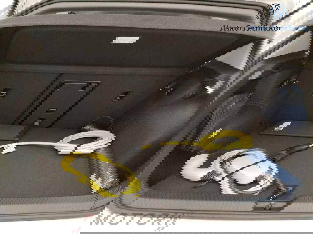 Volkswagen Golf nuova a Varese (9)