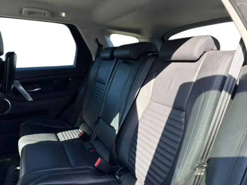 Land Rover Discovery Sport usata a Lecce (15)