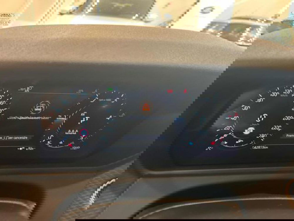 Land Rover Range Rover Velar usata a Lucca (14)