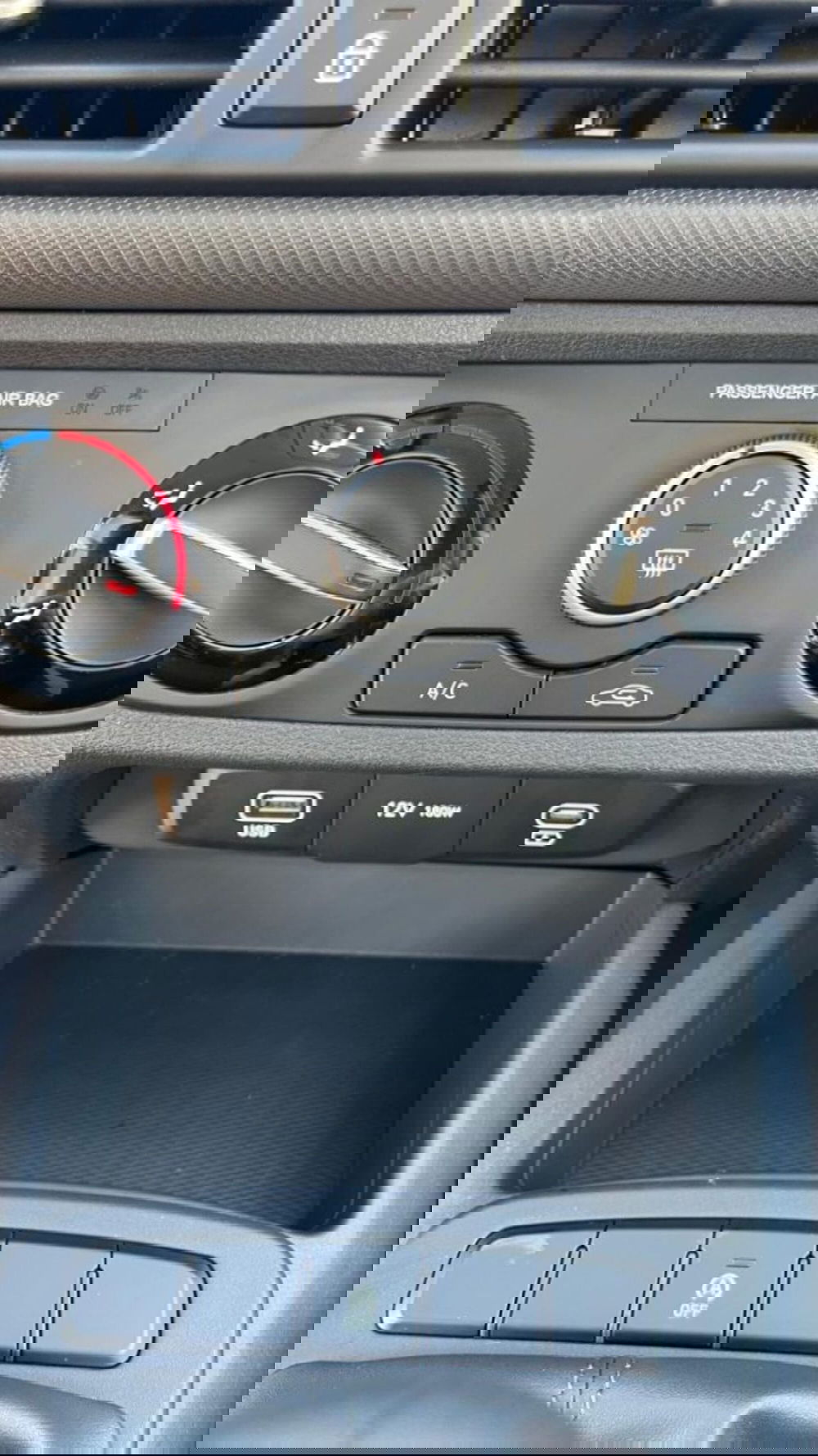 Hyundai i10 nuova a Novara (16)