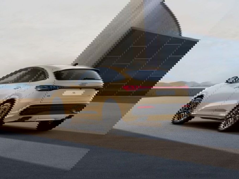 Audi Q5 Sportback nuova a Treviso (3)