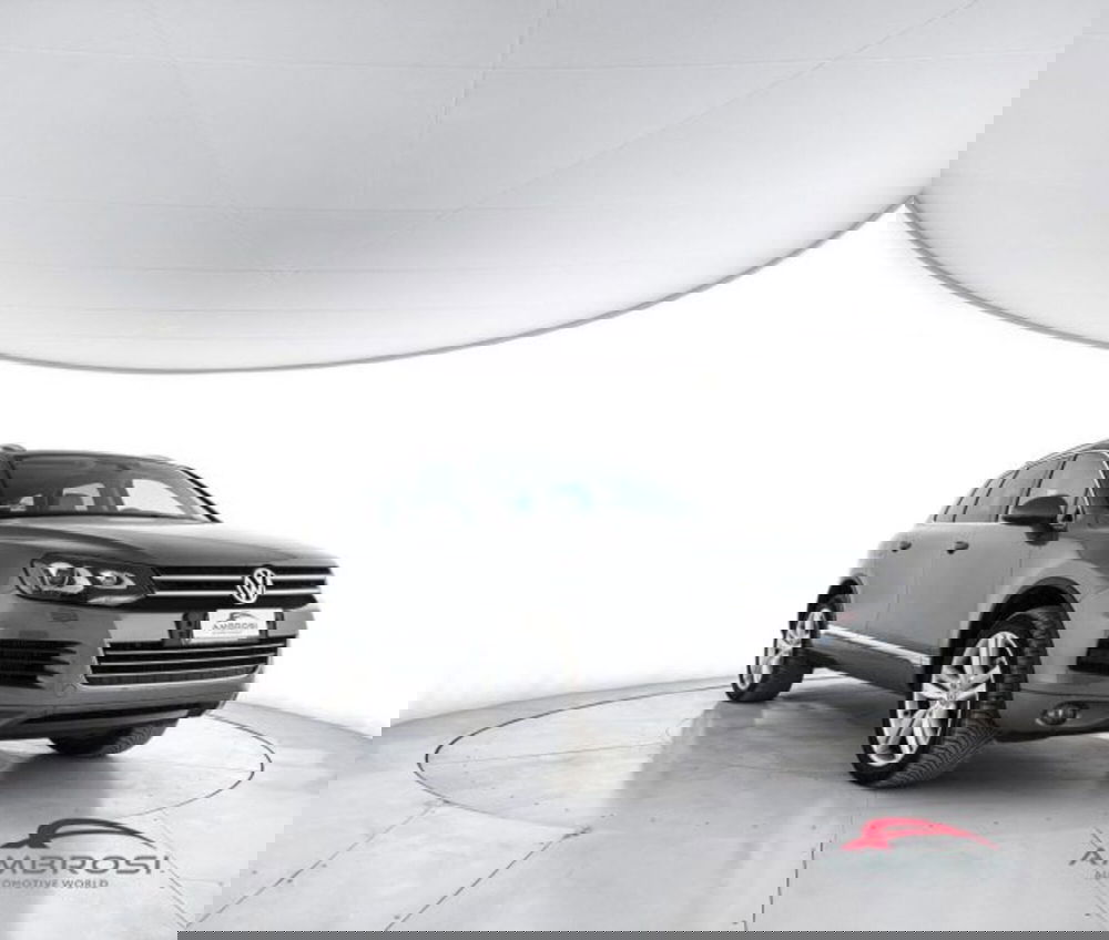 Volkswagen Touareg usata a Perugia (2)