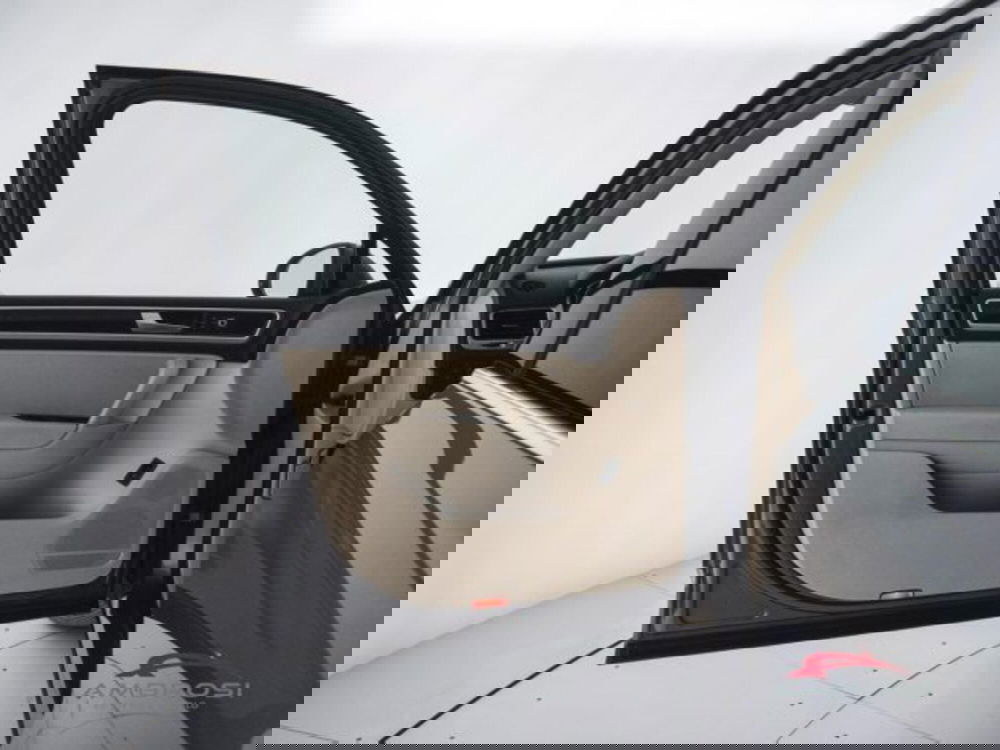 Volkswagen Touareg usata a Perugia (8)