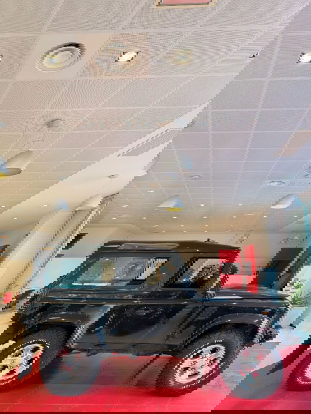 Land Rover Defender usata a Sassari (4)