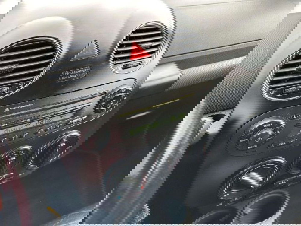 Volkswagen New Beetle Cabrio usata a Firenze (12)