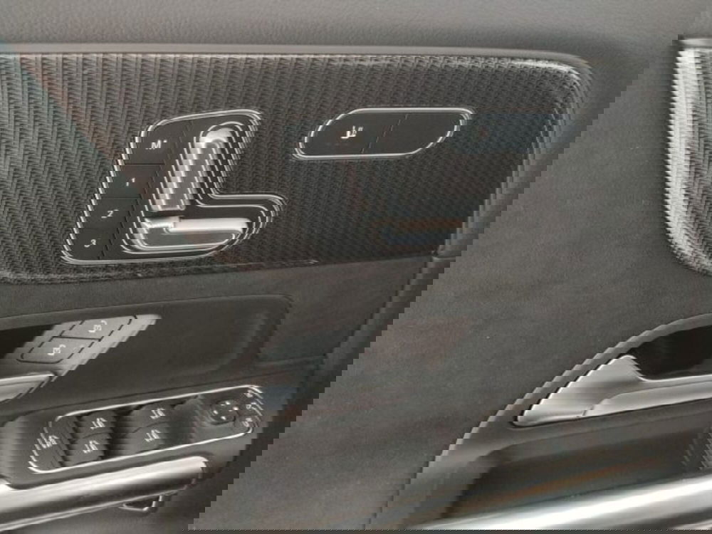 Mercedes-Benz GLA SUV usata a Modena (18)