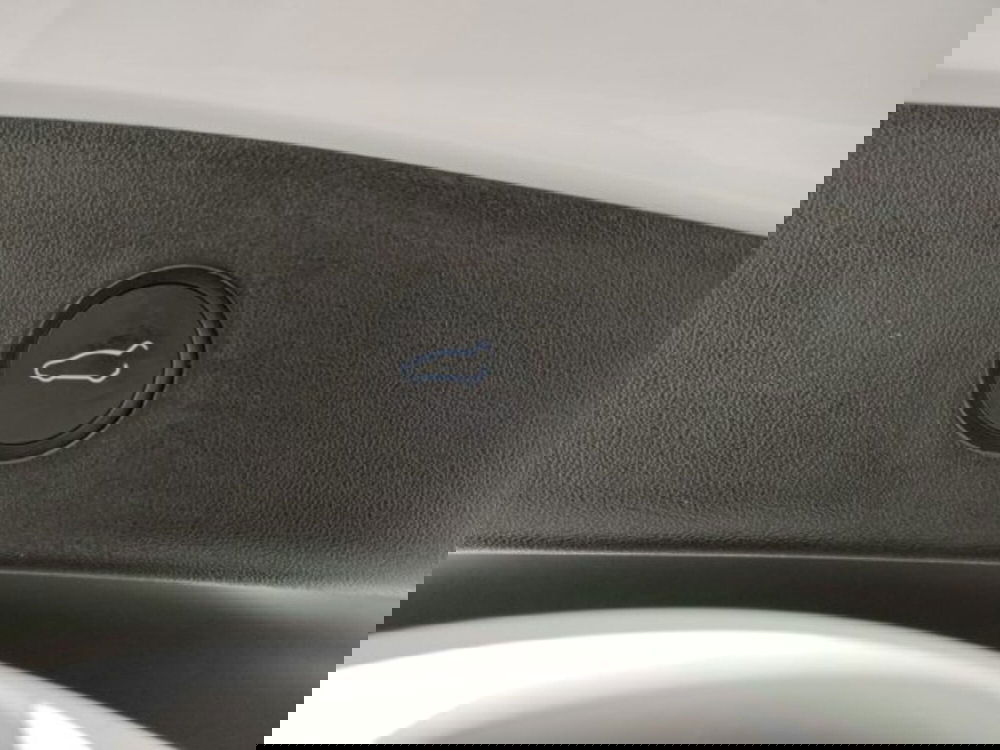 Tesla Model 3 usata a Modena (18)