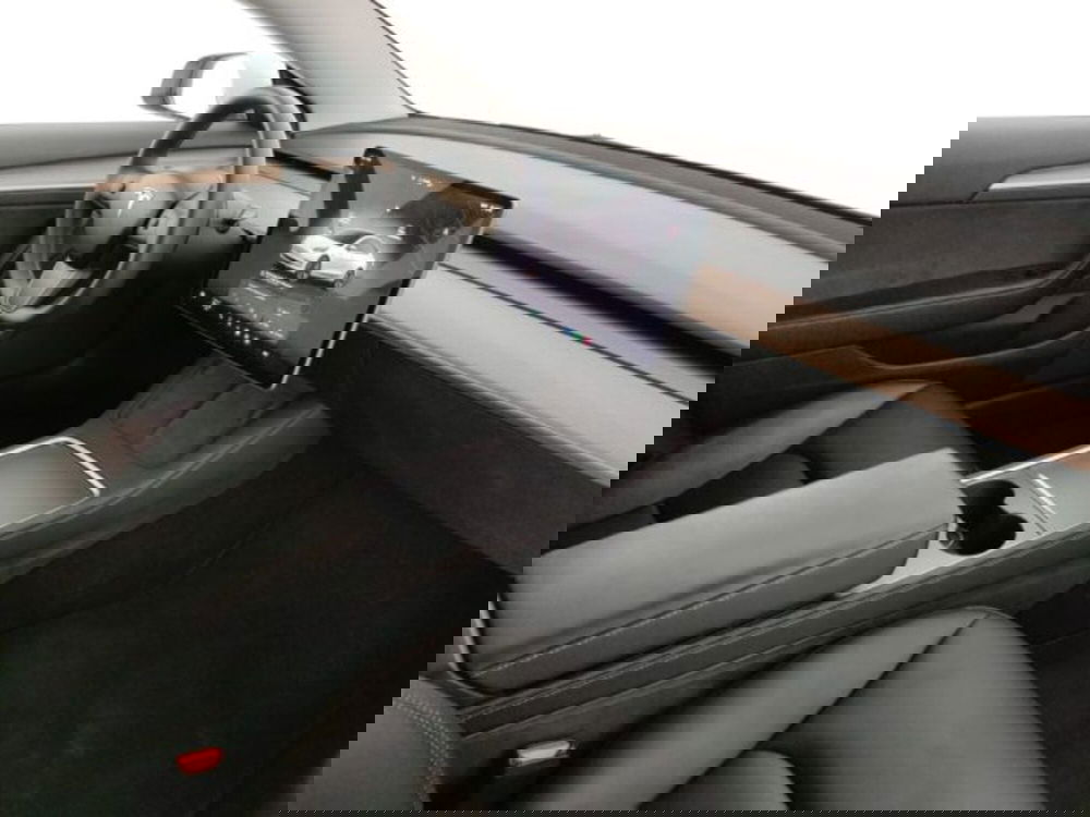 Tesla Model 3 usata a Modena (9)