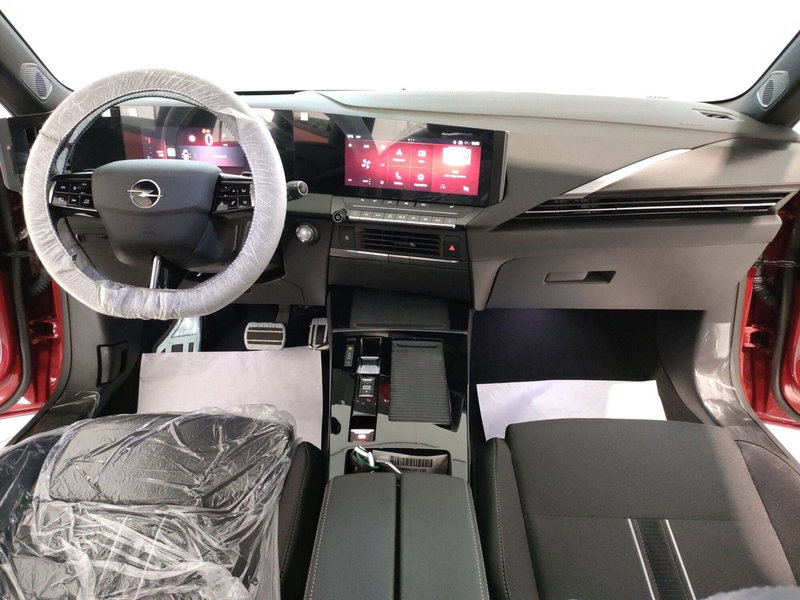 Opel Astra nuova a L'Aquila (16)