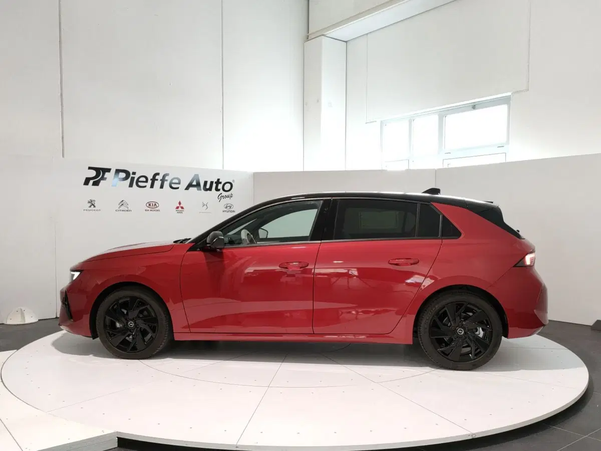 Opel Astra nuova a L'Aquila (2)