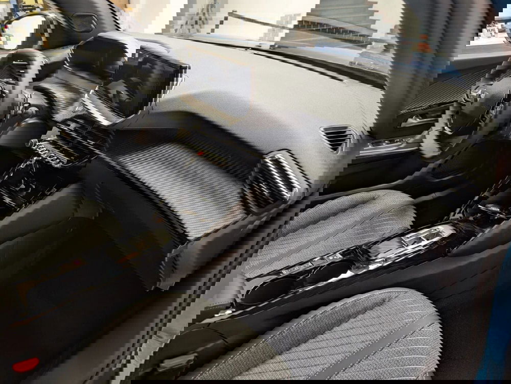 Peugeot 2008 nuova a Ascoli Piceno (12)