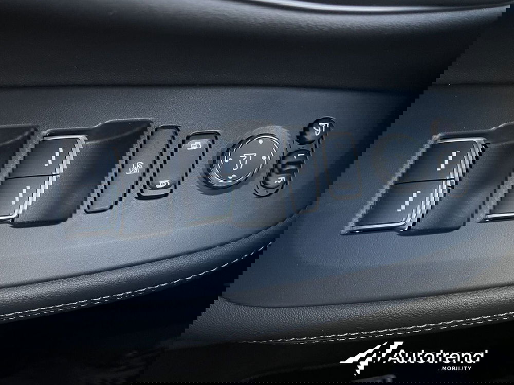 Honda ZR-V usata a Bari (17)