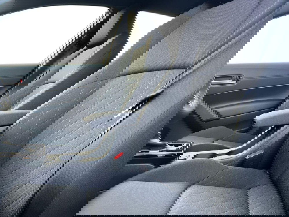 Toyota Corolla Cross Hybrid nuova a Lecco (10)