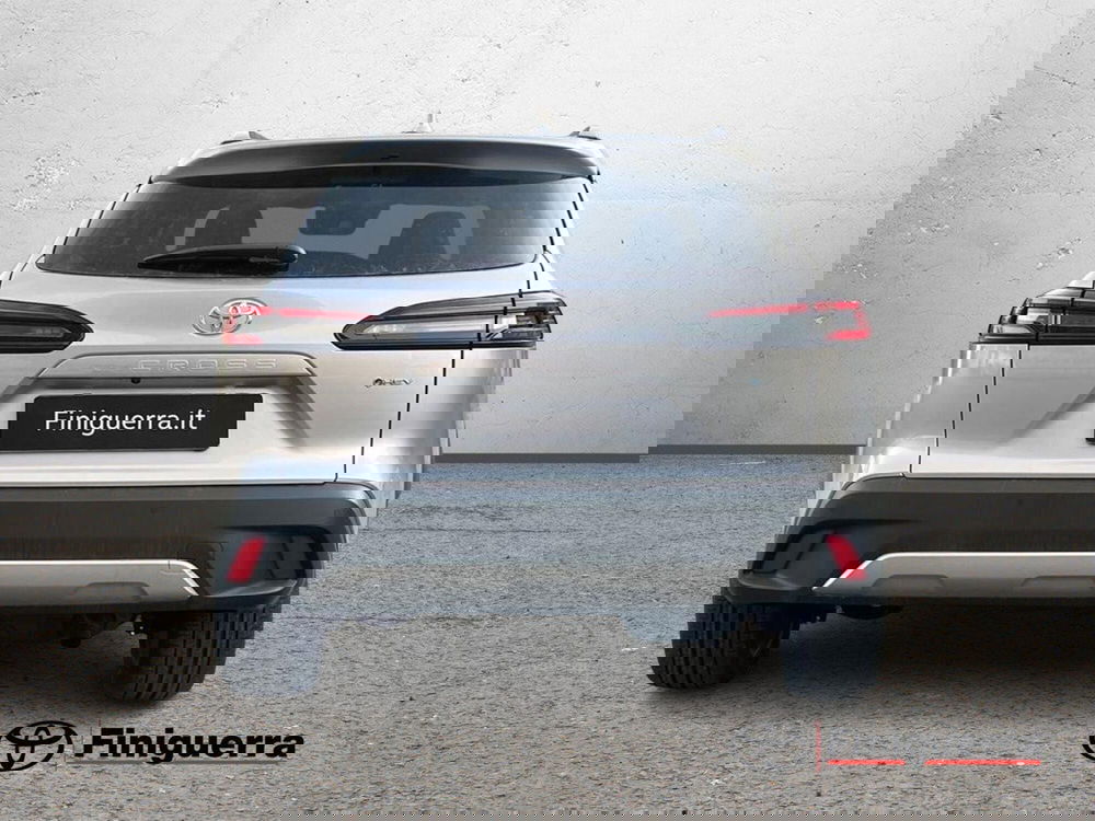 Toyota Corolla Cross Hybrid nuova a Lecco (3)